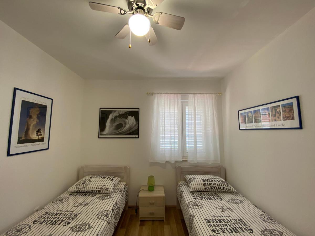 Apartments Lumbarda Beach Extérieur photo