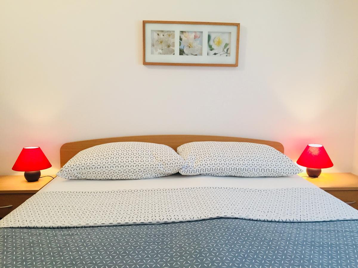 Apartments Lumbarda Beach Extérieur photo